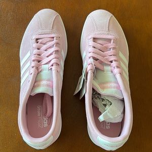 Adidas sneakers/light pink/ brand new